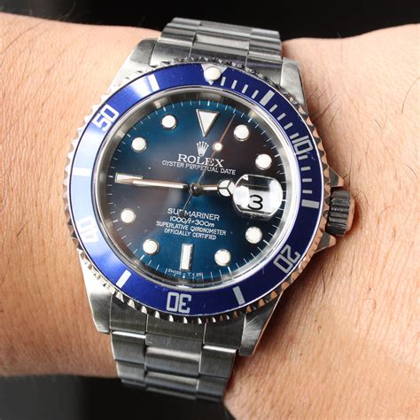 rolex 1990 submariner - Rolex 16610 blue bezel.